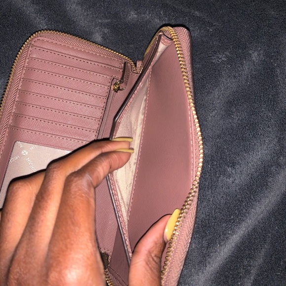 Michael Kors Wallet - Picture 3 of 4